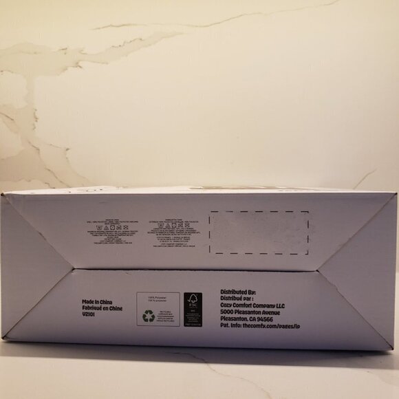 NEW IN BOX - THE COMFY Original | Oversized Microfiber &  Sherpa UNISEX - Picture 7 of 7